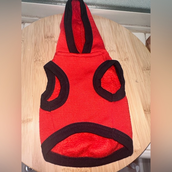 Petco - ‘Heartbreaker’ hoodie - Picture 2 of 3